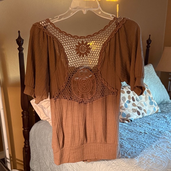 Eyeshadow Brown Crochet Accent Blouse - Picture 3 of 3